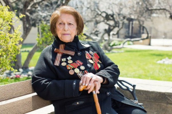 İlham Əliyevdən 100 yaşlı Fatma Səttarova ilə bağlı SƏRƏNCAM